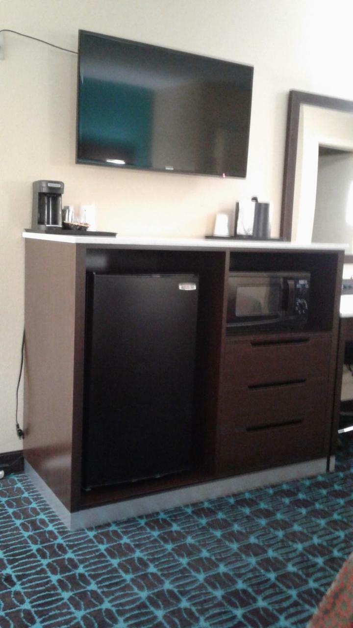 Hotel Ramada By Wyndham Groton Mystic Zewnętrze zdjęcie